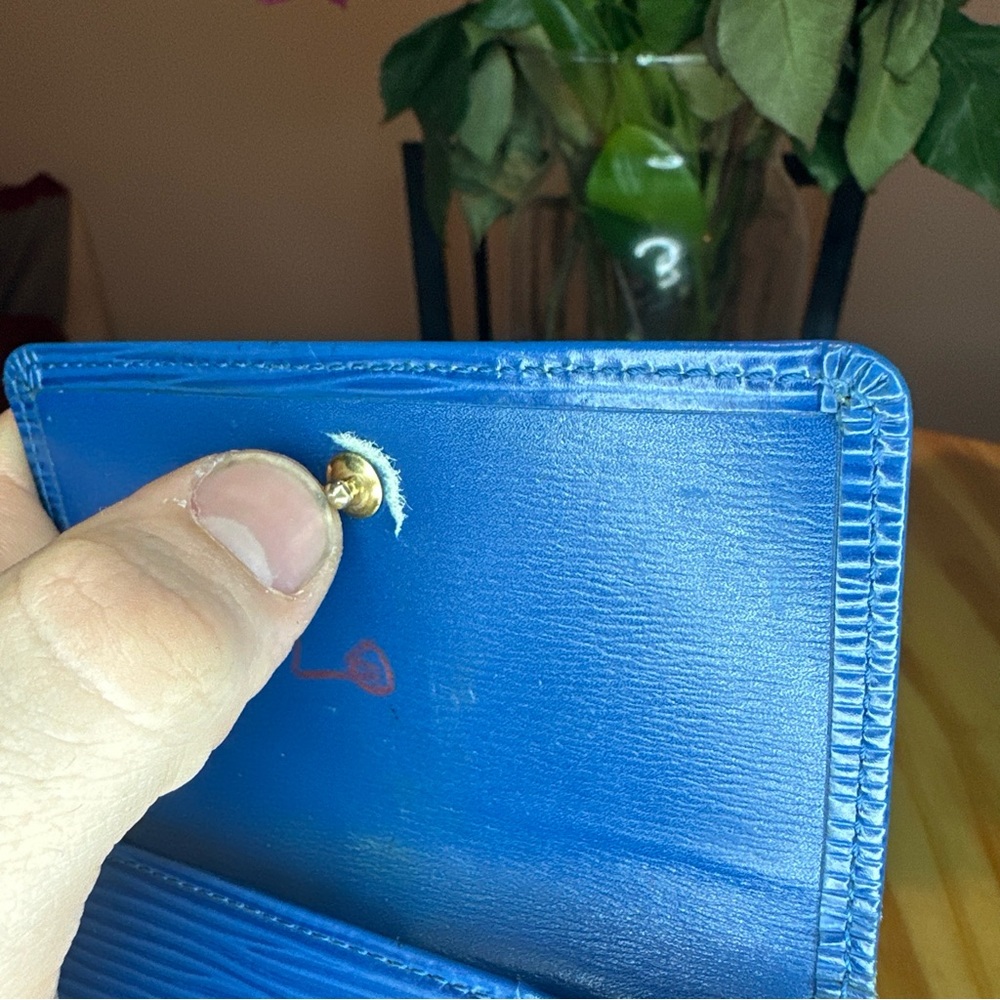 AUTHENTIC Louis Vuitton LV Elise Epi Trifold Blue Leather Compact Wallet - Picture 5 of 7